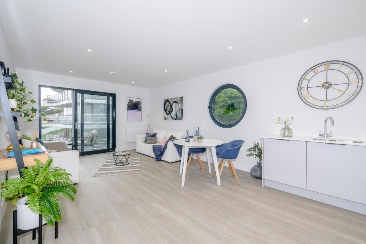 5 Middlecombe - Luxury Apartment At Byron Woolacombe, Only 4 Minute Walk To Woolacombe Beach! 외부 사진